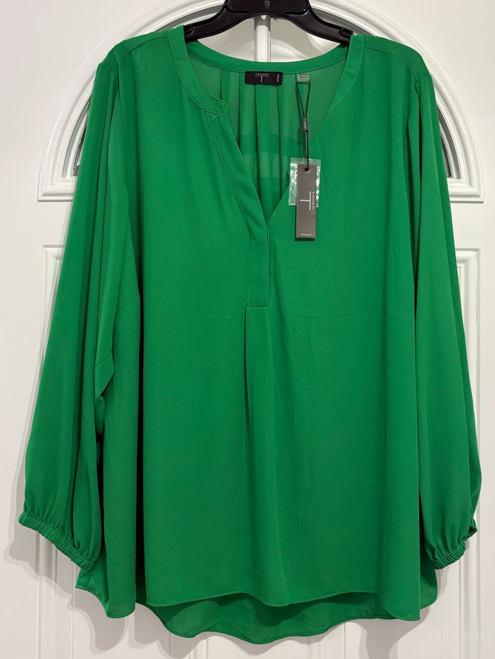 Tahari Emerald Green V-Neck Long Sleeve Tunic